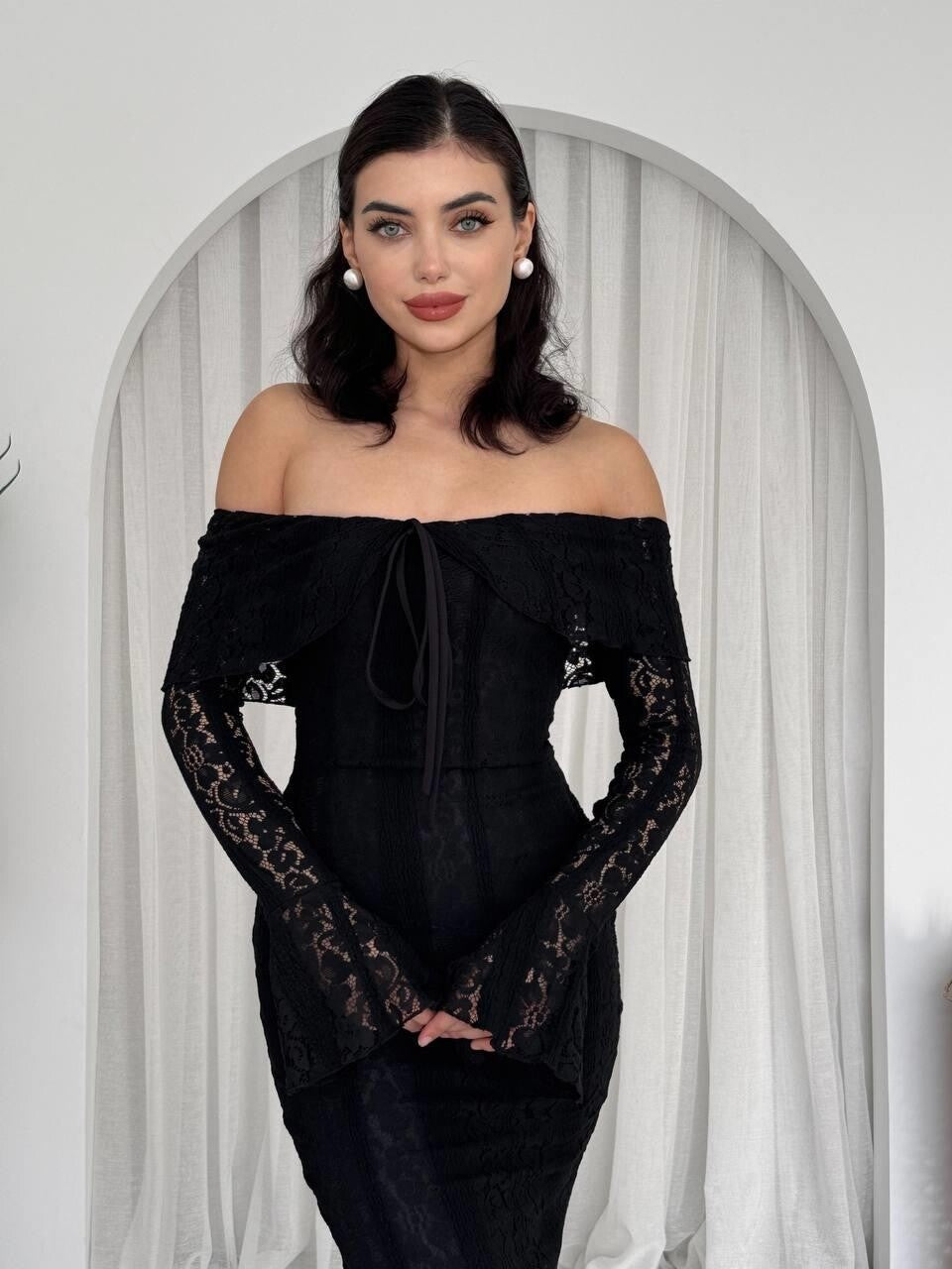 Elegant Broderie Off-Shoulder Dress - Black