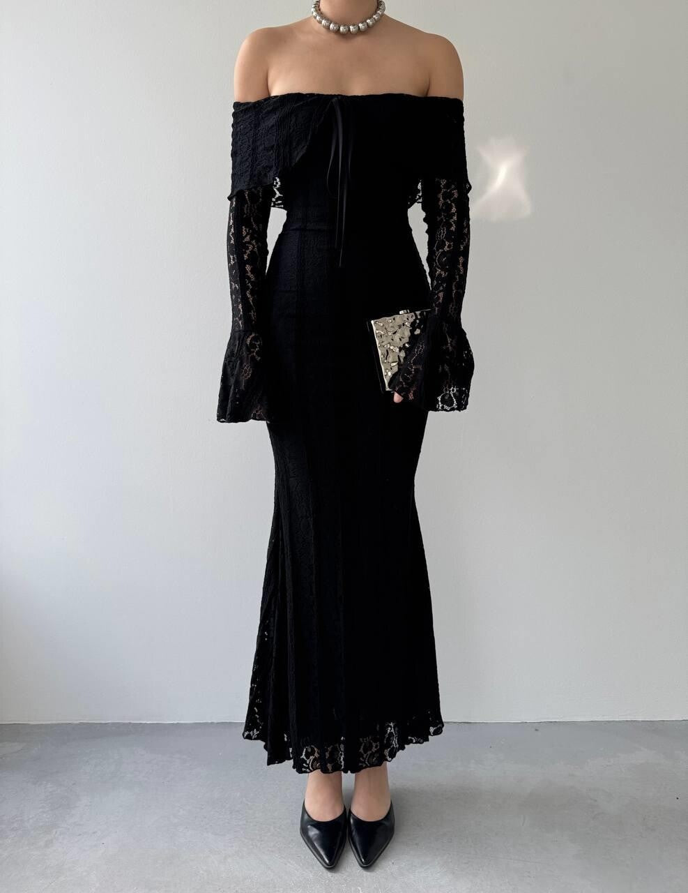 Elegant Broderie Off-Shoulder Dress - Black
