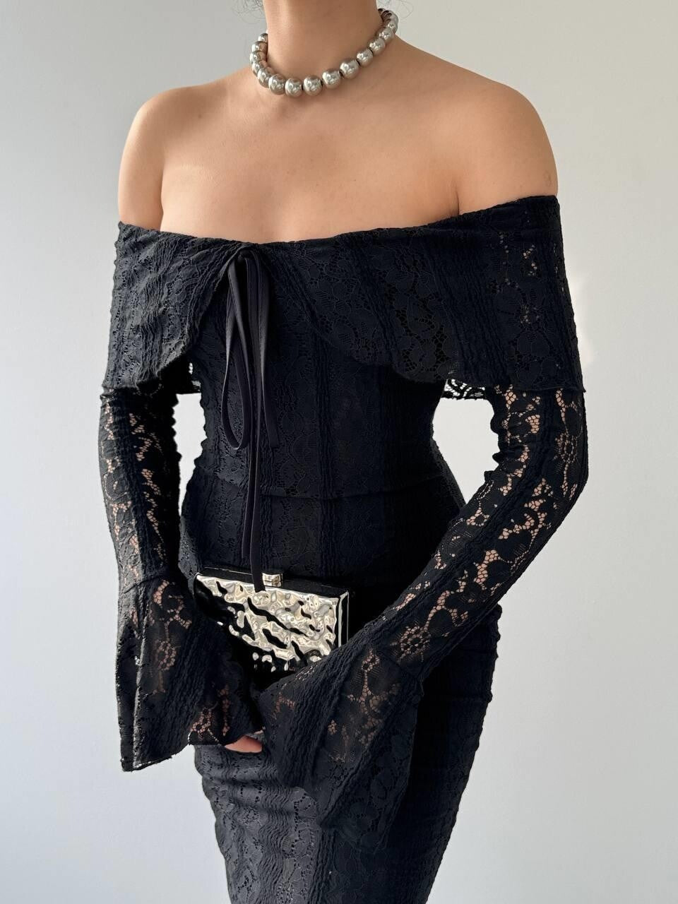 Elegant Broderie Off-Shoulder Dress - Black