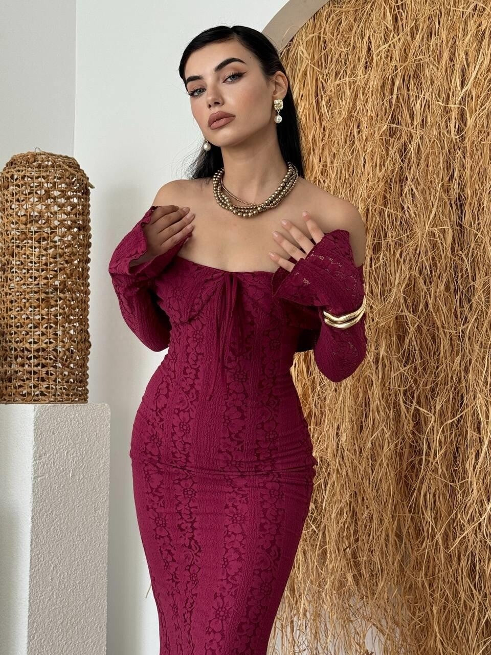 Elegant Broderie Off-Shoulder Dress - Burgundy