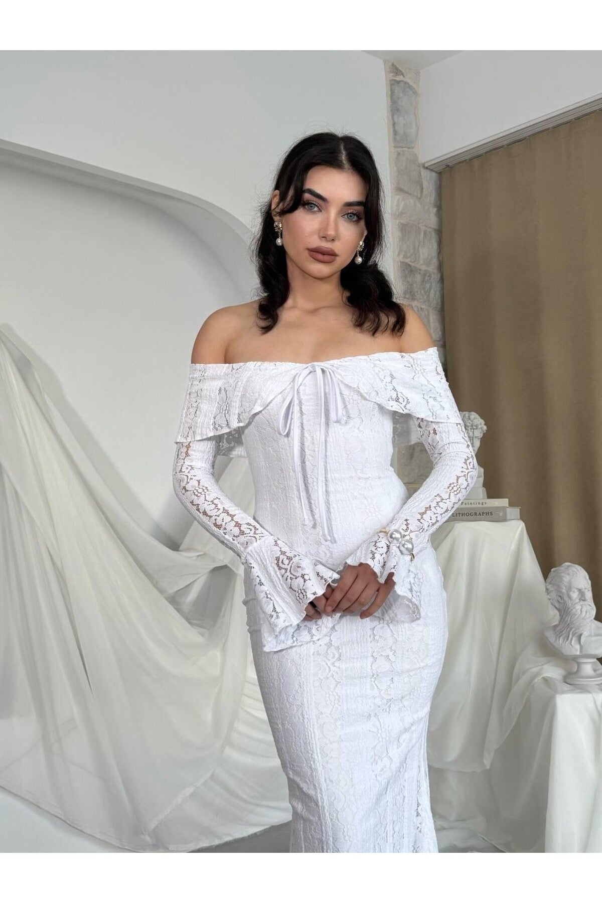 Elegant Broderie Off-Shoulder Dress - White